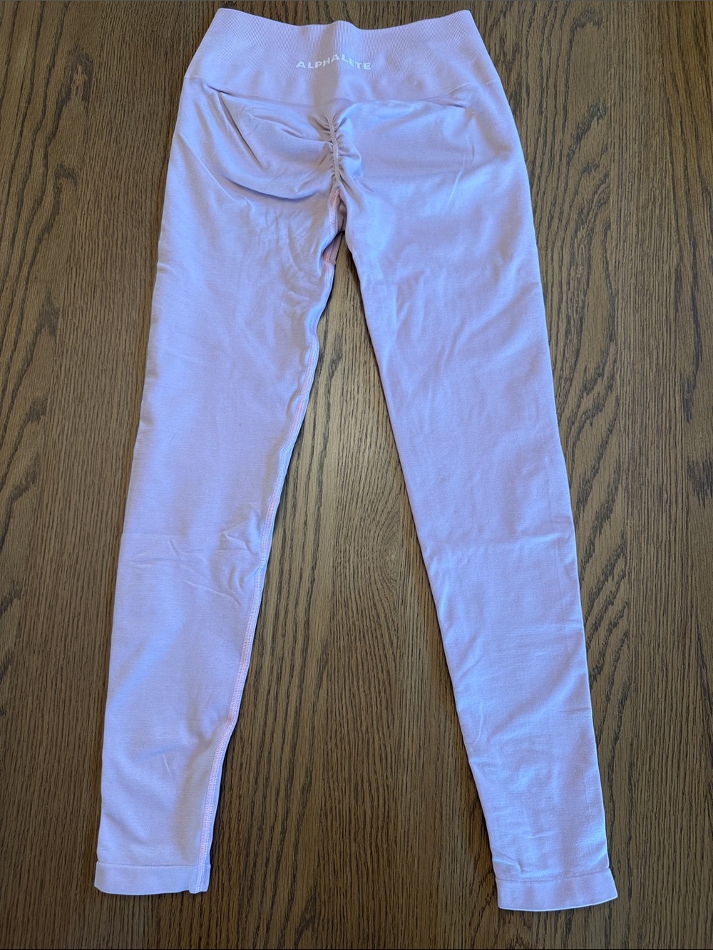 Alphalete Light Pink Scrunch-Back Leggings